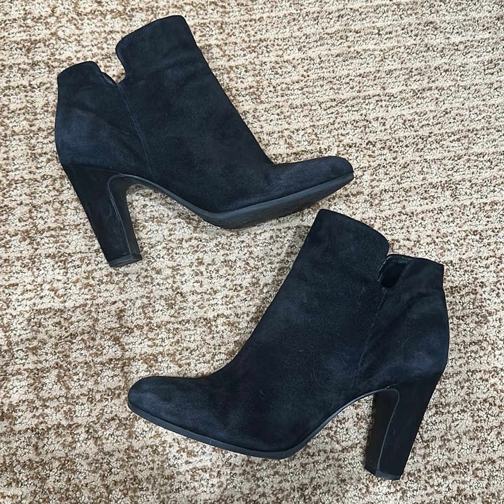 Sam Edelman suede material booties - black